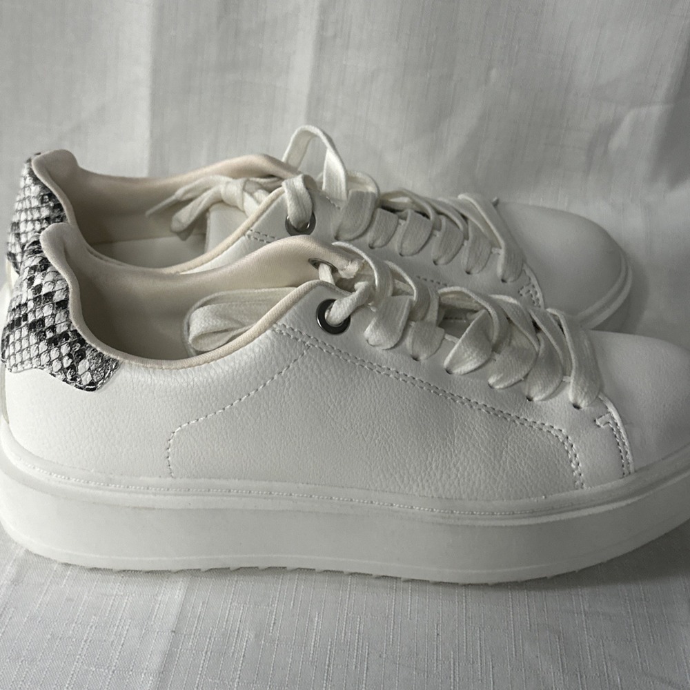 Women's Steve Madden Catcher White Sneaker‎ Size 7.5 M NWOB - Picture 5 of 6